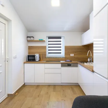 Vrdoljak Apartment *