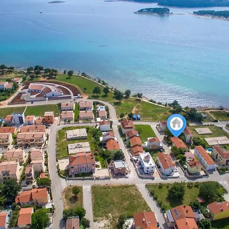 شقة Vrdoljak ميدولين