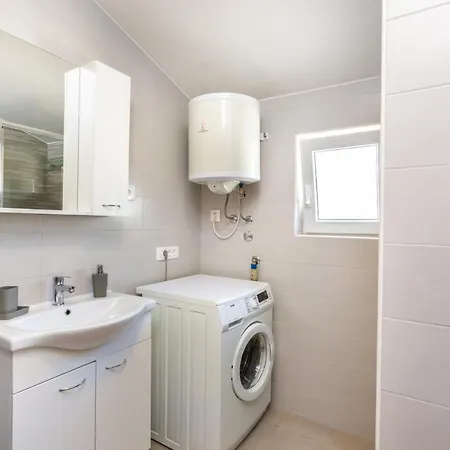 Vrdoljak Apartment Medulin